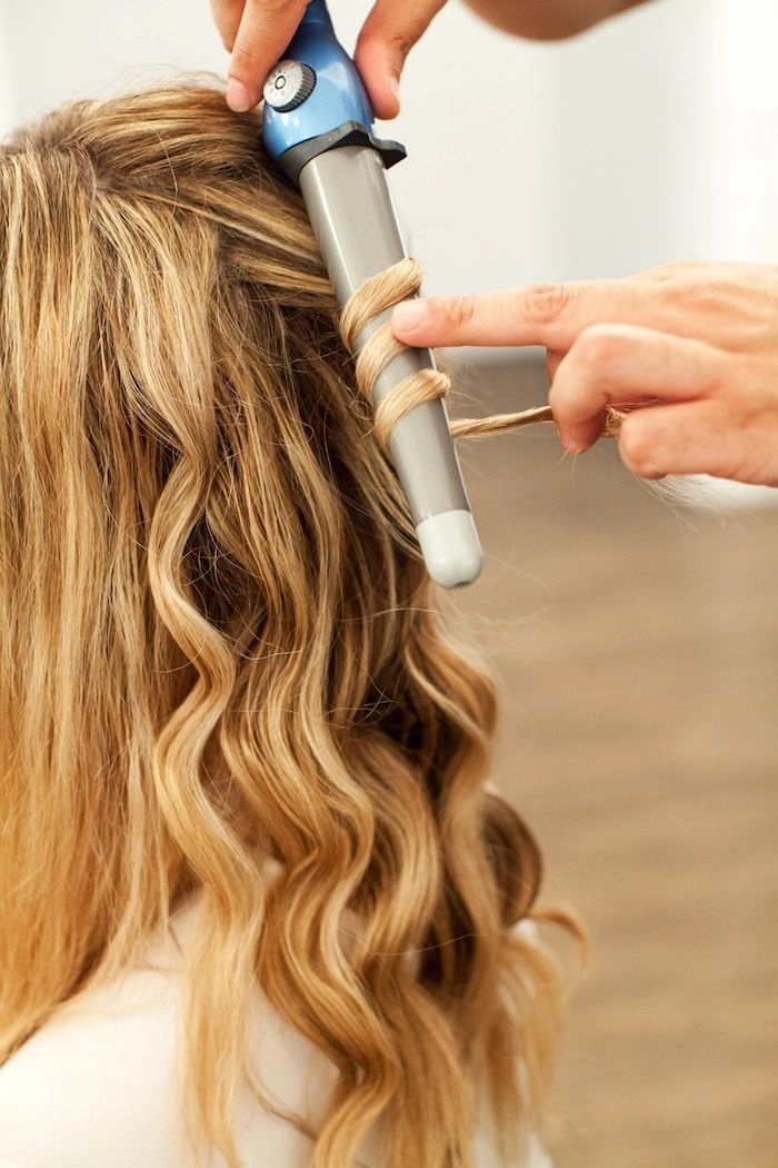 How to Set Your Curling Wand for Beach Waves