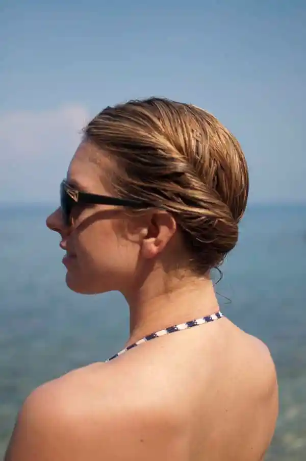swimming pool to beach hair transitions image