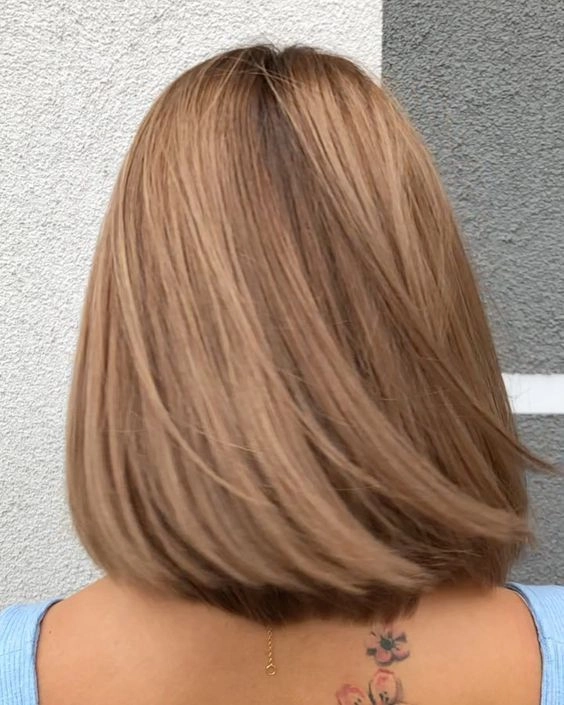 Effortless and stylish bob styling ideas for a quick morning routine Casual low maintenance bob hairstyle perfect for busy mornings