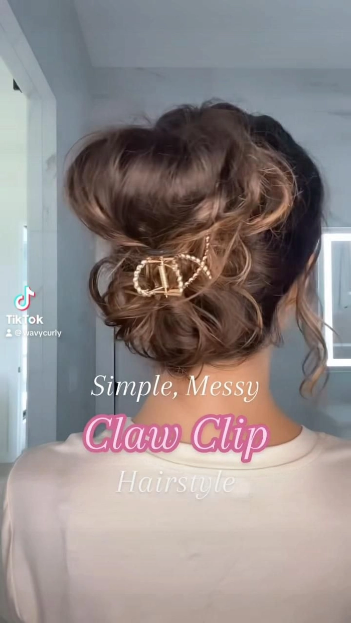 Effortless casual hairstyle using a claw clip for medium length hair Simple claw clip twist hairstyle for shoulder length hair in a casual setting