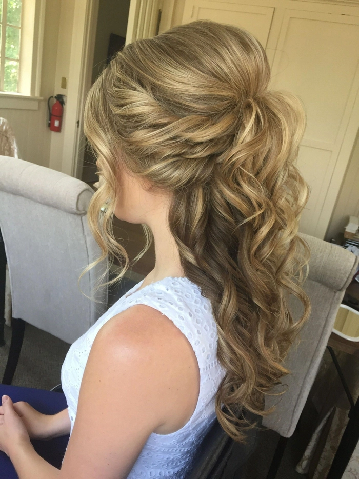 Casual hairstyle idea showcasing a simple half up half down look for medium hair Effortless half up half down hairstyle on medium length hair perfect for casual days