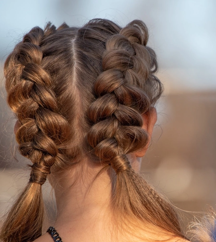 Casual hairstyles featuring a simple loose French braid for country style inspiration Effortless loose French braid styled for a relaxed country casual look