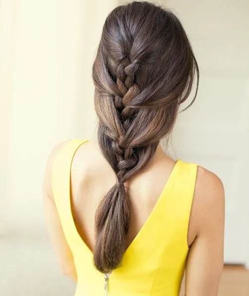 Casual loose French braid idea for an easy country look Effortless loose French braid hairstyle perfect for country casual style