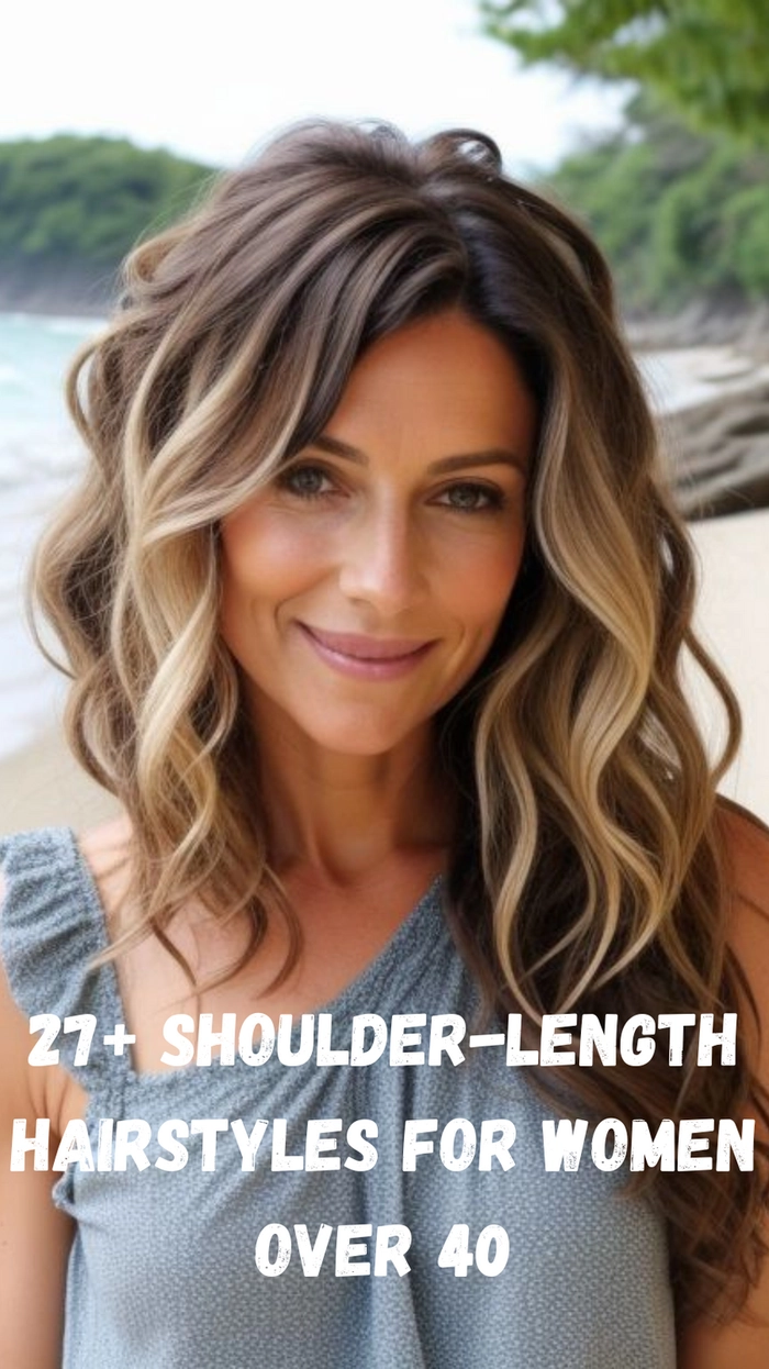 Effortless casual hairstyle idea for shoulder length hair on a daily basis Everyday shoulder length hair styled simply for minimal effort in casual settings