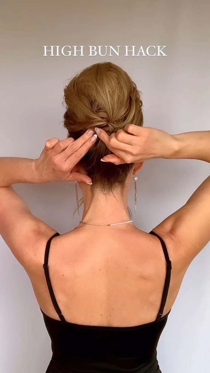 Quick high bun hairstyles perfect for casual athletic looks Quick high bun variations styled for casual athletic wear