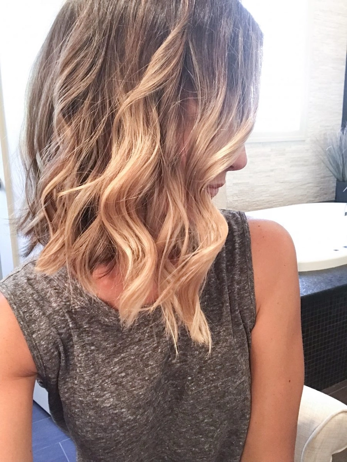 Casual and effortless beach waves perfect for fine hair styles Relaxed beach wave hairstyle on fine hair with soft, flowing texture