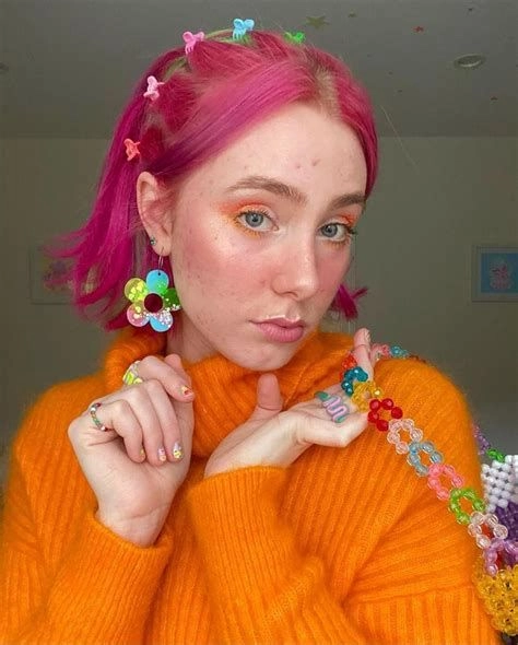 Casual Hairstyles image simple butterfly clip hairstyles for Y2K casual trends image