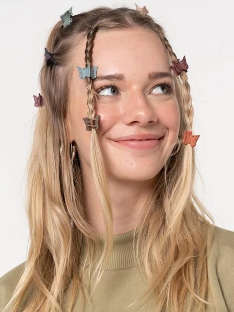 Casual Hairstyles image simple butterfly clip hairstyles for Y2K casual trends image