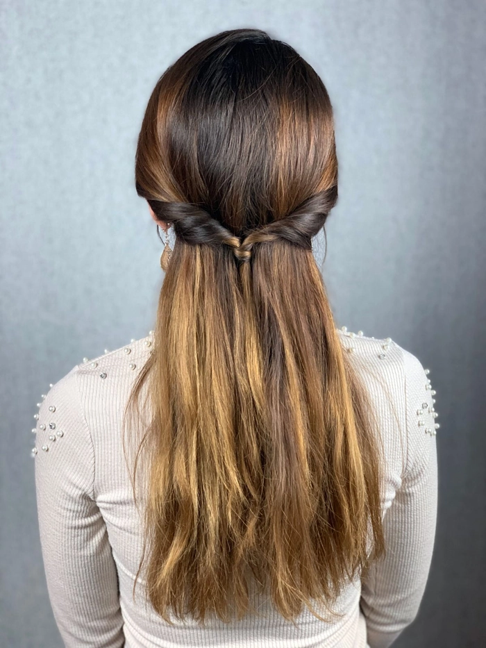 casual twisted half up hairstyle for thin hair with loose waves