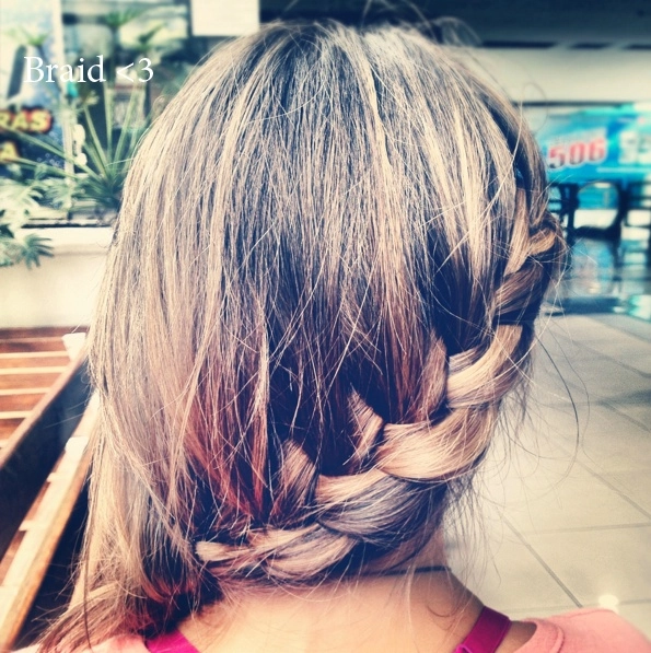 Casual side braid idea showcasing relaxed elegance for weekend gatherings Woman with an effortless side braid hairstyle perfect for weekend brunch