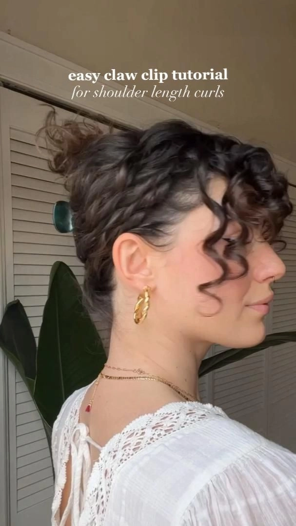 Effortless Claw Clip Twists for Shoulder-Length Hair