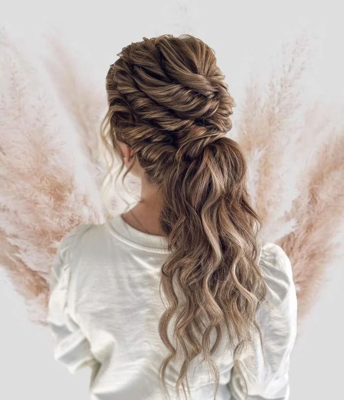 Feathered hair clip style for a romantic evening look Elegant date night hairstyle with feathered hair clips