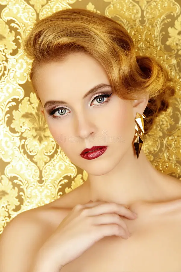 Elegant evening hairstyle that highlights facial features for a romantic date night