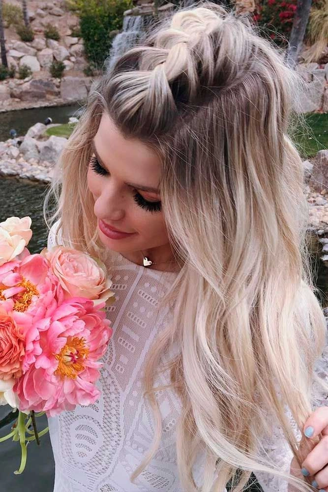 Easy first date hairstyle for nervous beginners, focusing on simple steps and a calm, polished finish. A relaxed half-up hairstyle with gentle waves and a small braid at the crown, styled for a confident first date look.