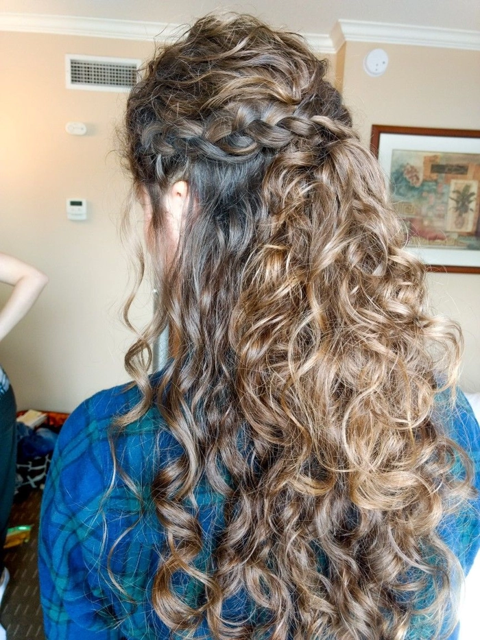 Romantic curly half up hairstyle for anniversary date night