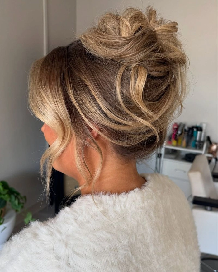 Casual date night messy bun for shoulder length hair Shoulder length messy bun hairstyle for a casual date