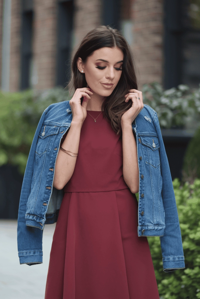 Effortless date night hair style that lasts through travel Low maintenance date night hairstyle perfect for travel