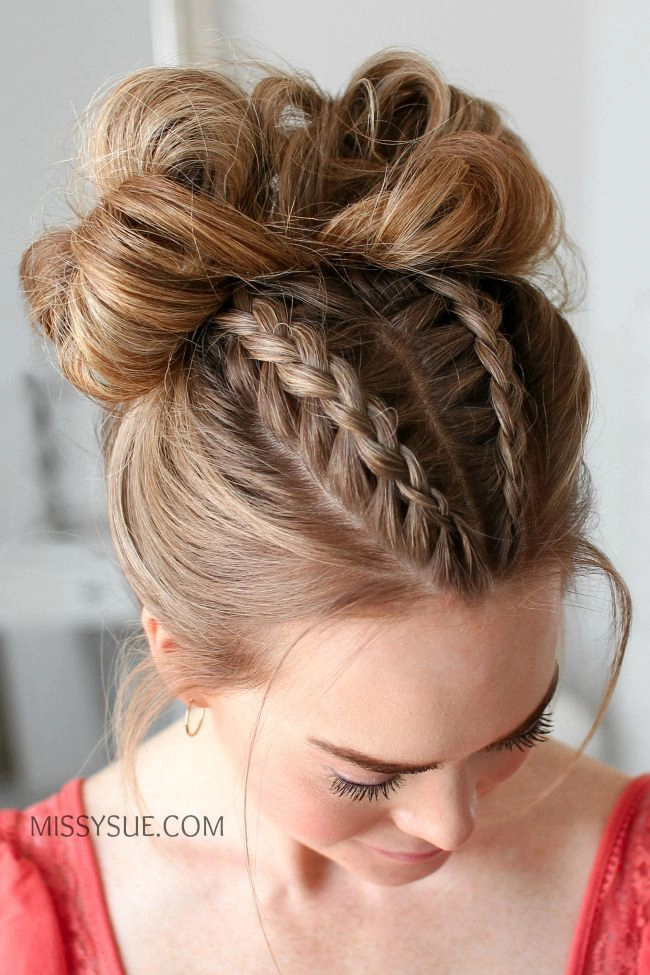 Easy camping festival hairstyles for outdoor concerts and weekend trips