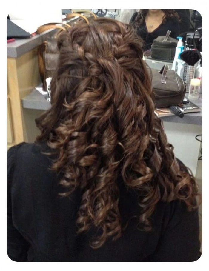Smooth graduation hairstyle with effective frizz control and elegant styling