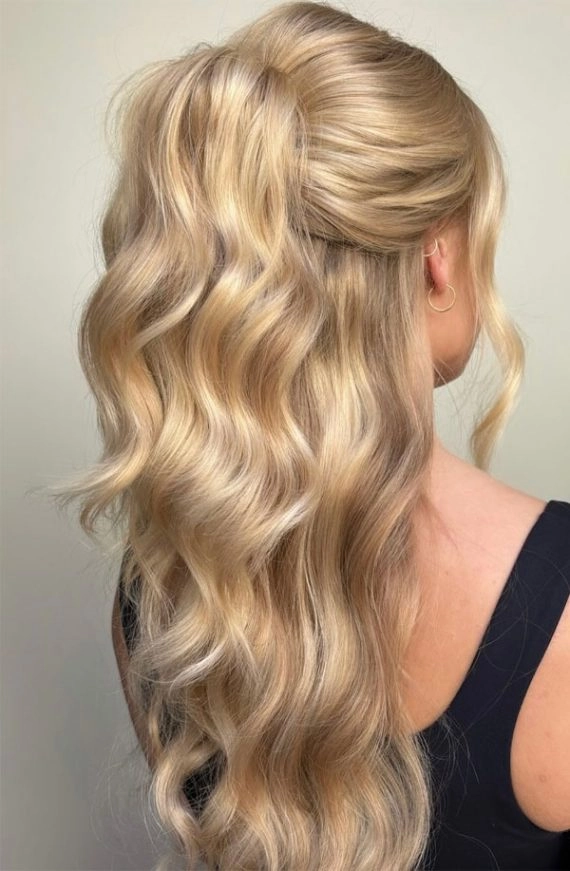 Graduate with glamorous Hollywood waves hairstyle for her big day