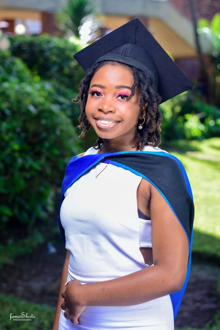 How to Keep Your Graduation Cap on Short Hair