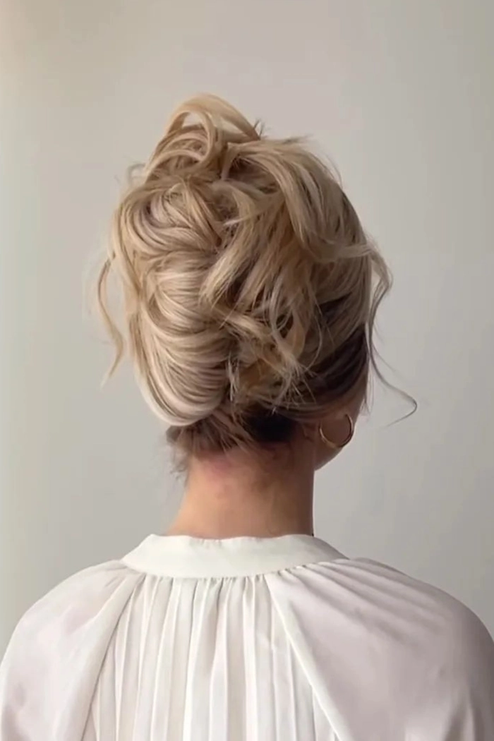 Formal holiday french twist hairstyle with elegant variations for dinners Elegant french twist variations for formal holiday dinners, a chic updo hairstyle