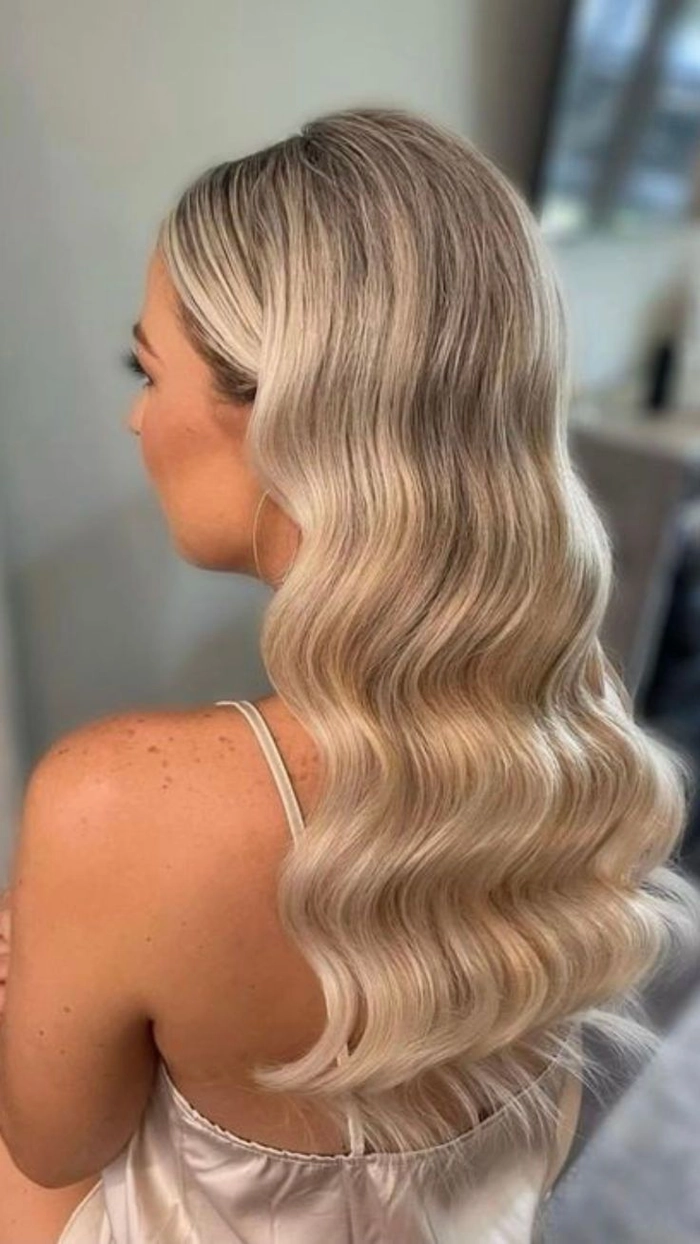 Glamorous Hollywood waves hairstyle for New Year's Eve celebration