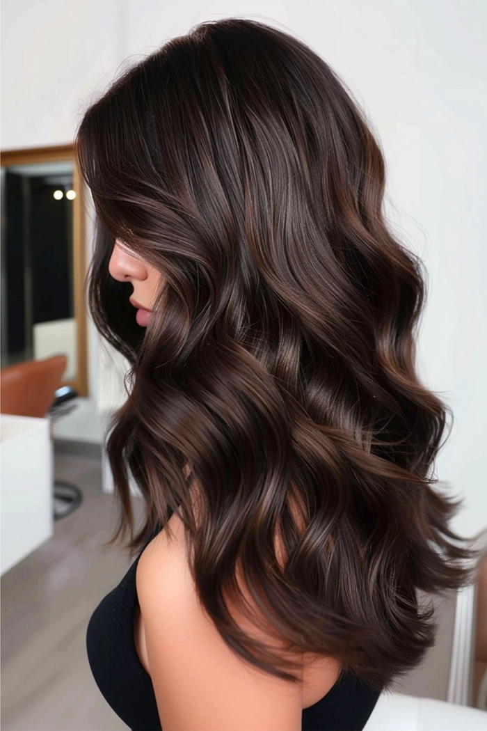 Dark Brunette Gloss for Clubbing Looks