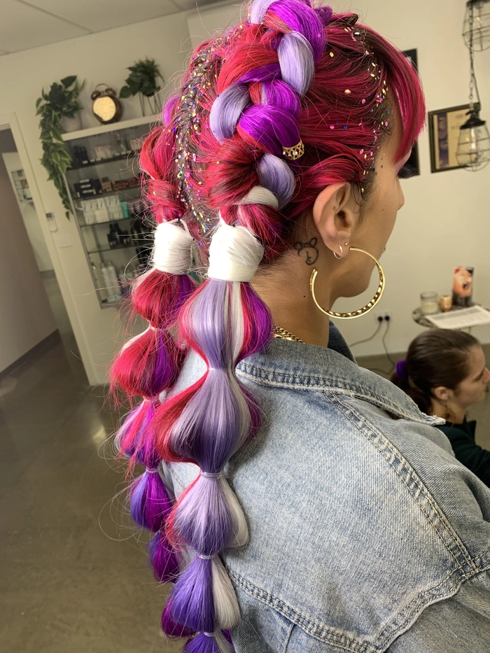Metallic festival braids for party hairstyles Festival braids woven with shiny metallic thread