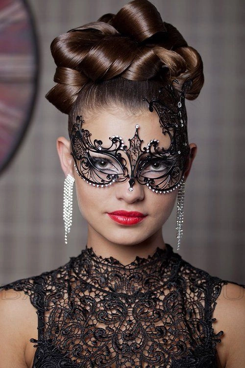 Masquerade Ball Hair Ideas for Feather Masks