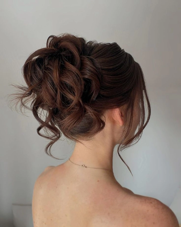 Winter party hairstyle for fine straight hair - sleek and sophisticated look Elegant winter formal hairstyle for fine straight hair with delicate accessories