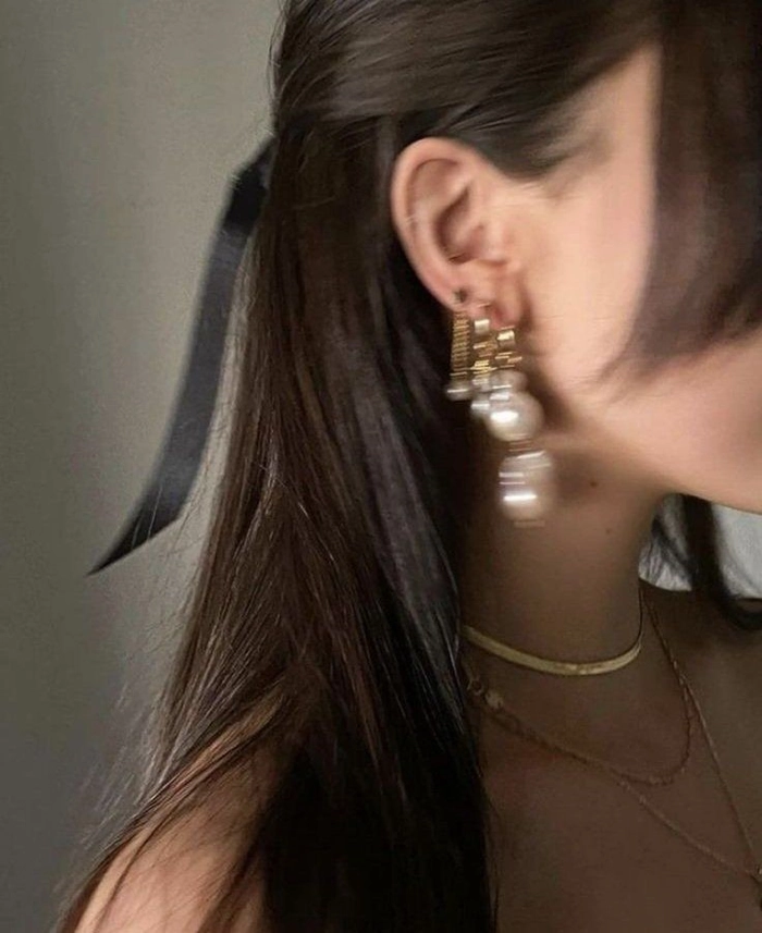 Classic prom look featuring timeless old money inspired hairstyle number 3 Elegant old money aesthetic prom hairstyle with soft waves and vintage charm
