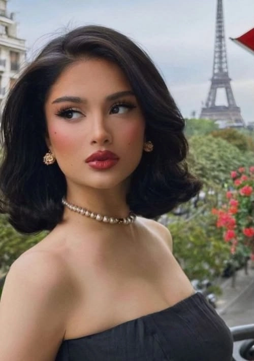 Voluminous prom hairstyle idea perfect for fine hair texture Elegant prom hairstyle for thin hair adding volume with soft curls