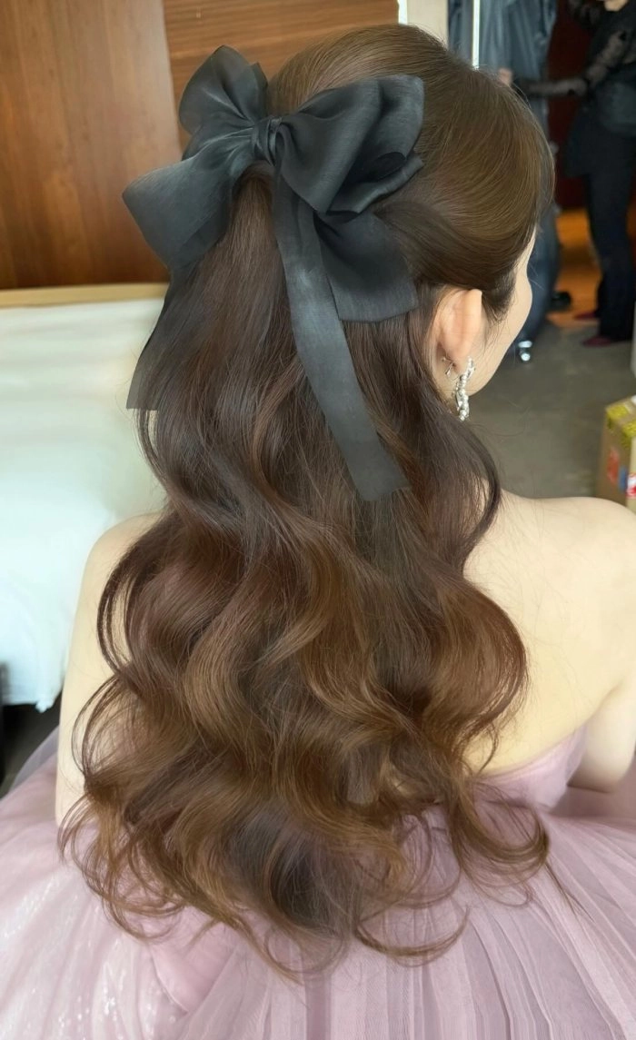 Elegant Prom Hairstyles Featuring Velvet Ribbon Accents