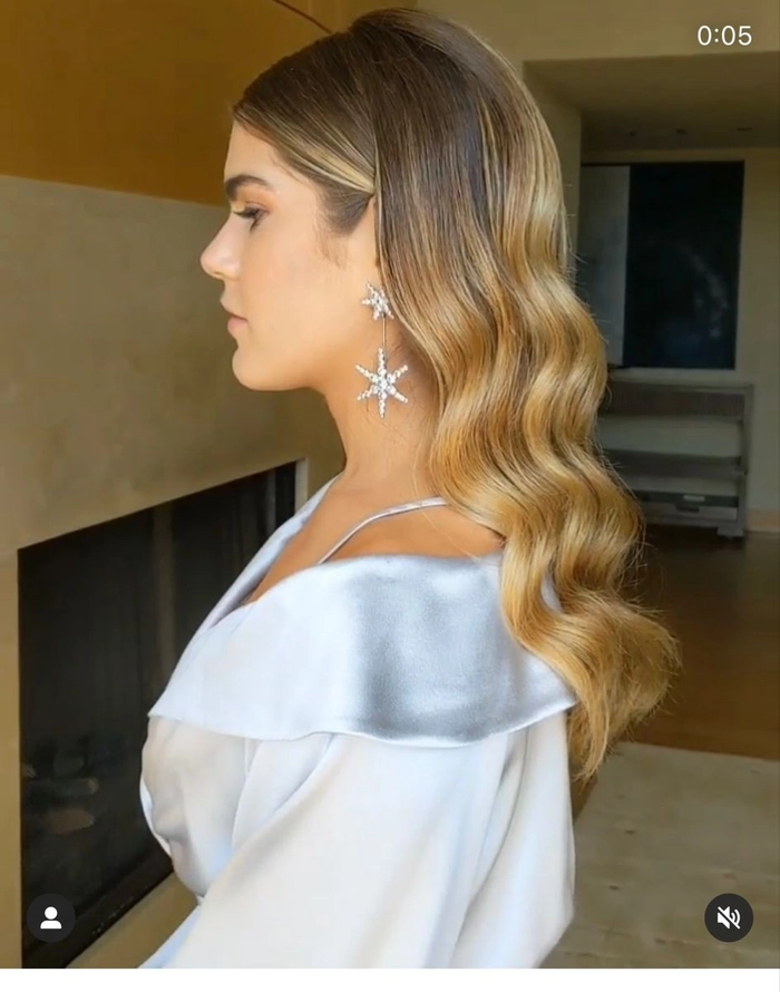 Prom Hairstyles with a Middle Part showcasing a timeless look Elegant prom hairstyle featuring a middle part with soft curls