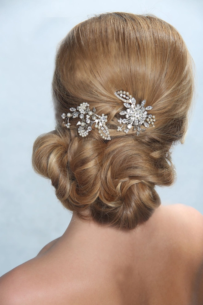 Elegant Prom Hairstyles Featuring Vintage Hair Combs