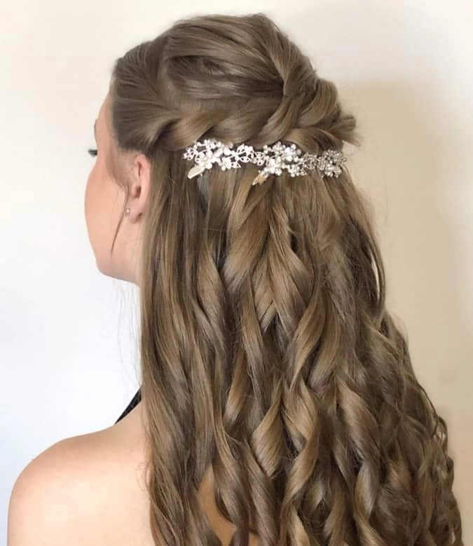 Beautifully styled sweet sixteen formal hairstyles for your special event Elegant sweet sixteen formal hairstyles perfect for prom night