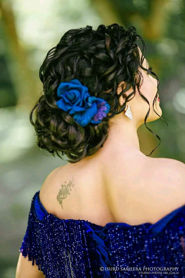 Stunning Prom Hairstyles That Perfectly Match a Blue Dress