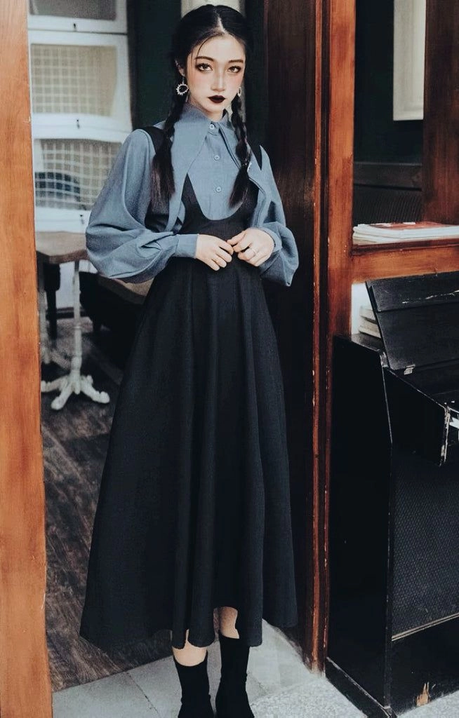 Sophisticated dark academia-inspired prom look showcasing intricate gothic hairstyling Elegant gothic dark academia prom hairstyle with curls and vintage accessories