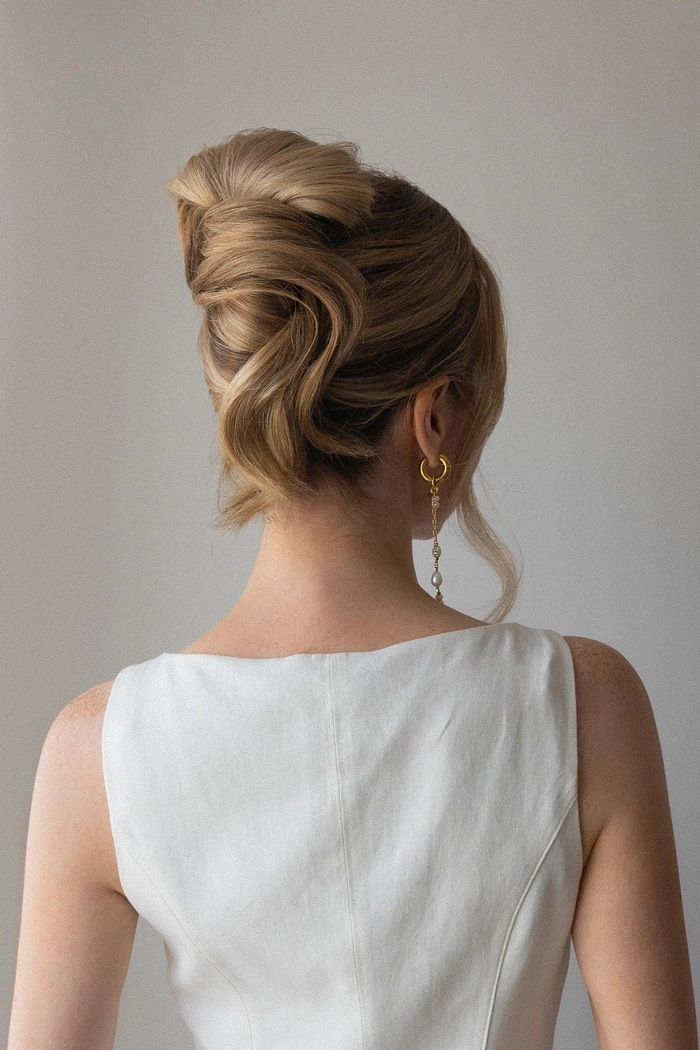 Effortless Messy French Twist Ideas for Prom Hairstyles