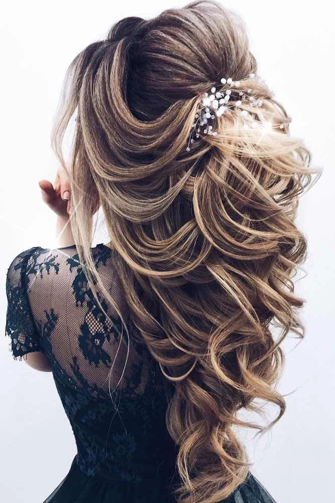 Elegant Pageant Style Prom Hairstyles to Inspire Your Look