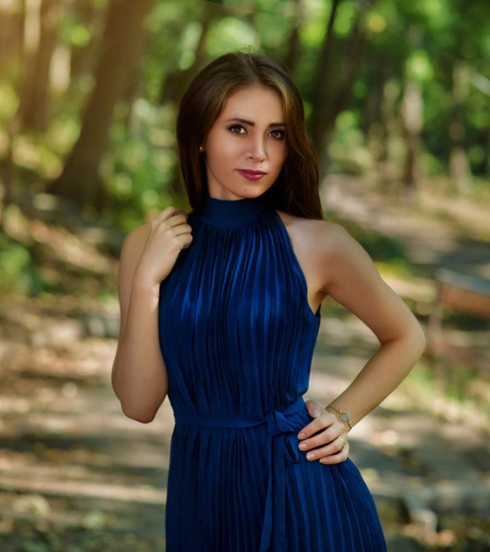 prom hairstyles for halter neck dresses image