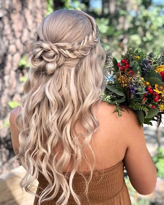 Windproof Prom Hairstyles for Outdoor Events