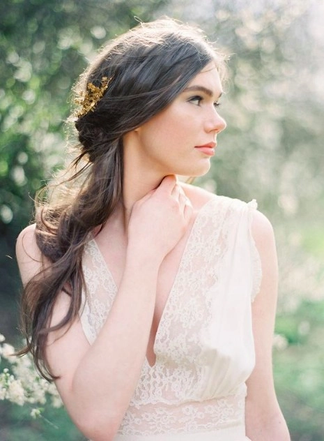 Windproof outdoor prom hairstyle for breezy evening events