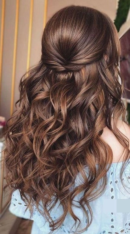 Windproof outdoor prom hairstyle with braids and updo
