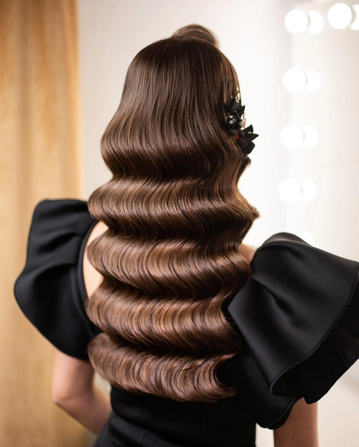 Classic Hollywood waves bridal look styled for a wedding day glamour effect Bridal hairstyle featuring elegant classic Hollywood waves with a vintage glamorous finish
