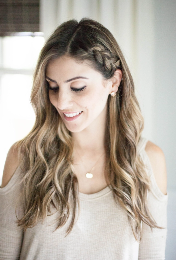 Beautiful wedding hairstyle featuring a side braid for brides seeking charm and grace Elegant bridal hair with a stylish side braid for a romantic wedding look