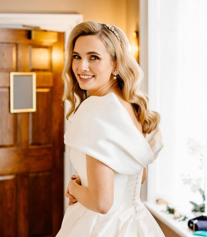 Classic Hollywood waves bridal look showcasing timeless wedding hairstyle elegance Bridal hairstyle featuring classic Hollywood waves with elegant volume and shine