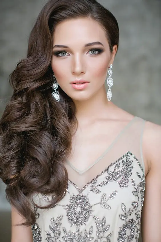 Elegant Side Swept Curls for Your Wedding Day Hairstyle