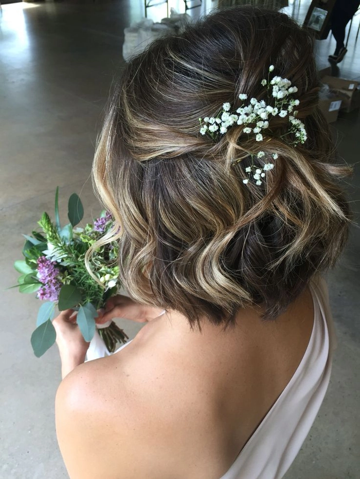 Elegant and effortless courthouse wedding hairstyle inspiration Bride with simple bridal hair styled for a courthouse wedding